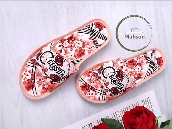 خرید دمپایی پلاستیکی ارزان با قیمتی ایده آل از قم امکان پذیر است.